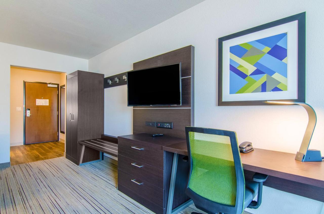 Holiday Inn Express & Suites - Atchison By Ihg Екстер'єр фото