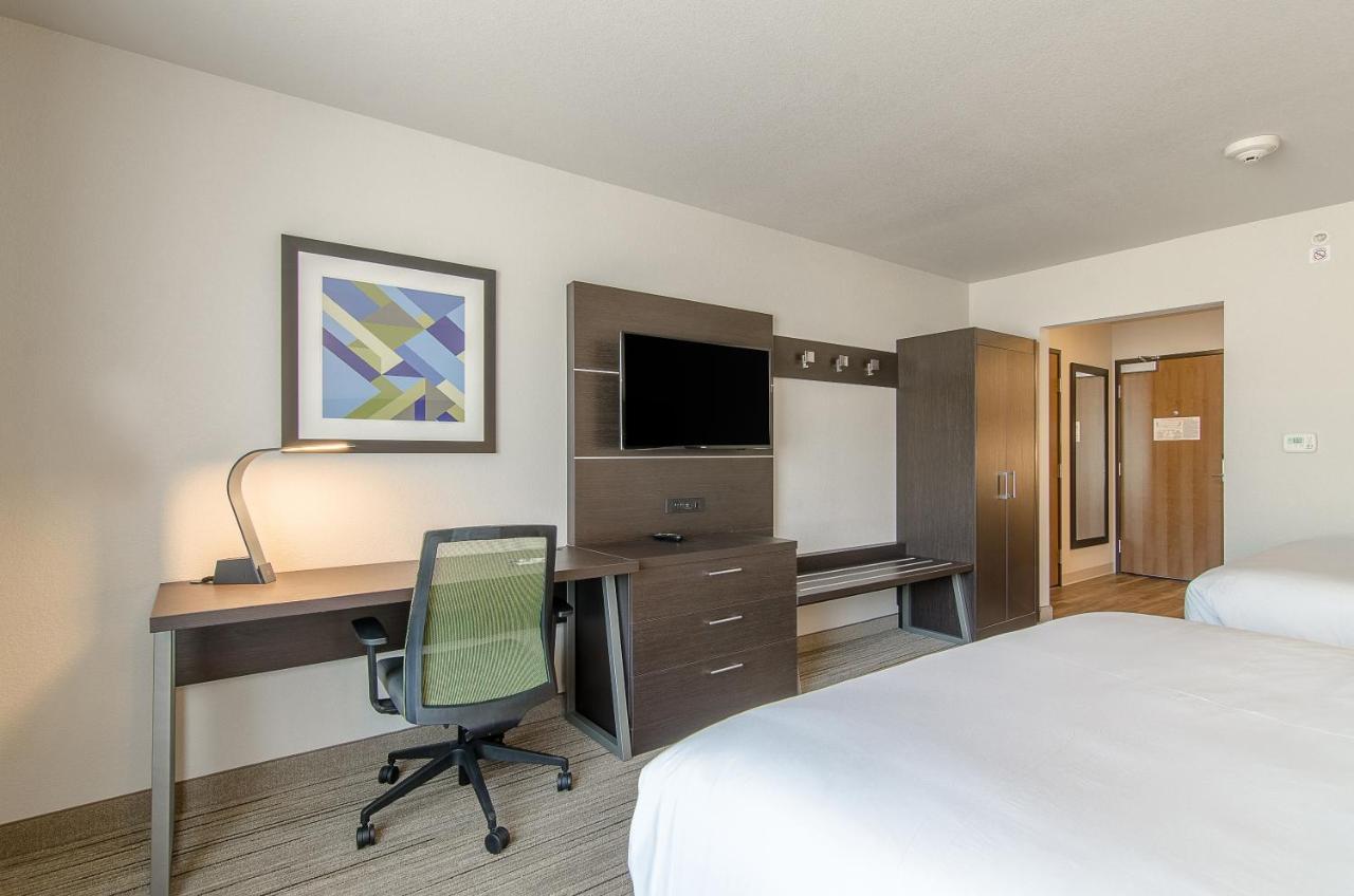 Holiday Inn Express & Suites - Atchison By Ihg Екстер'єр фото