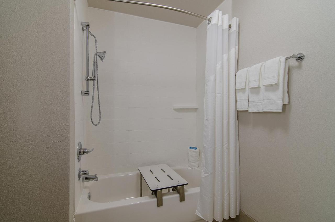 Holiday Inn Express & Suites - Atchison By Ihg Екстер'єр фото