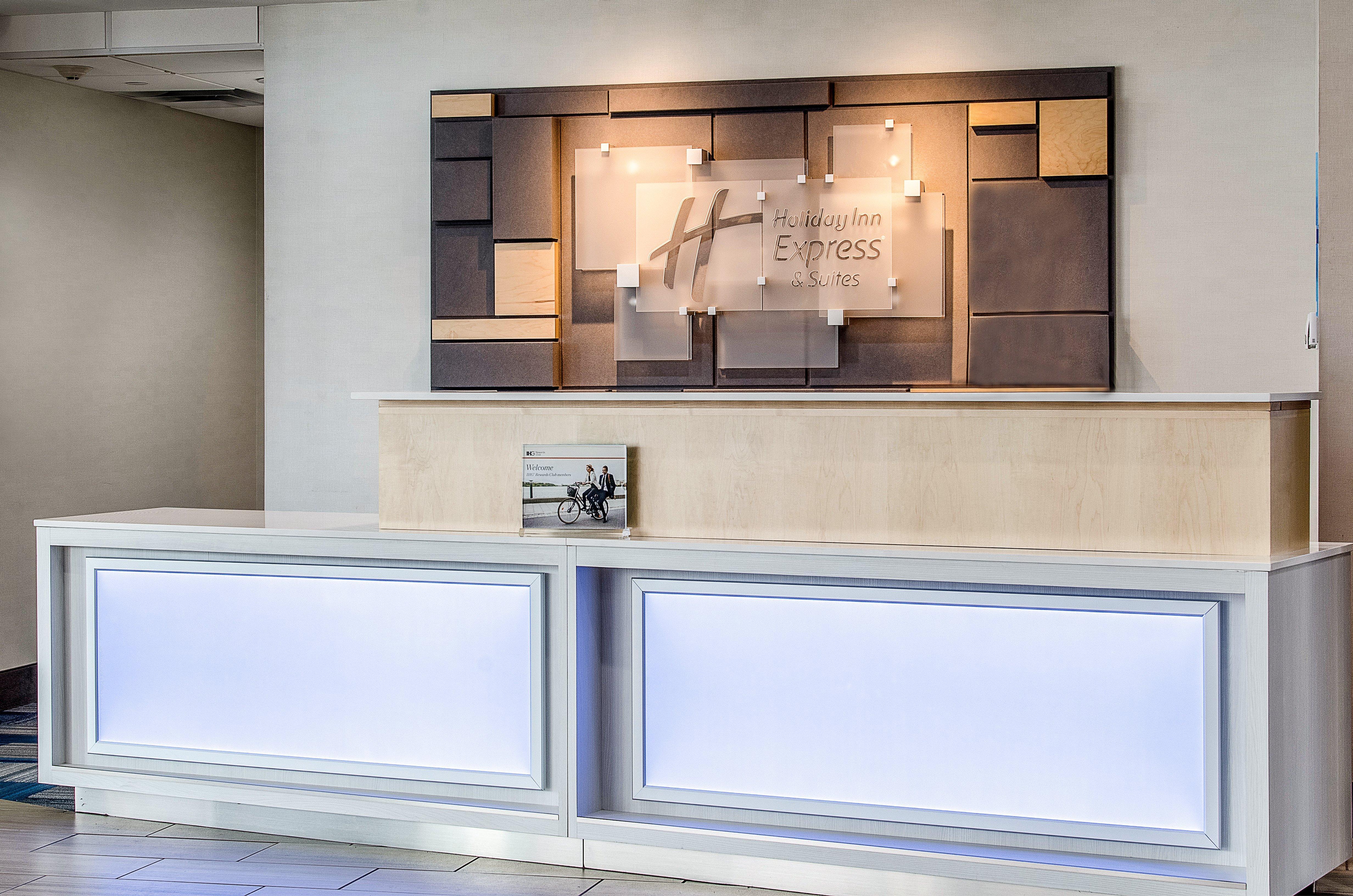 Holiday Inn Express & Suites - Atchison By Ihg Екстер'єр фото