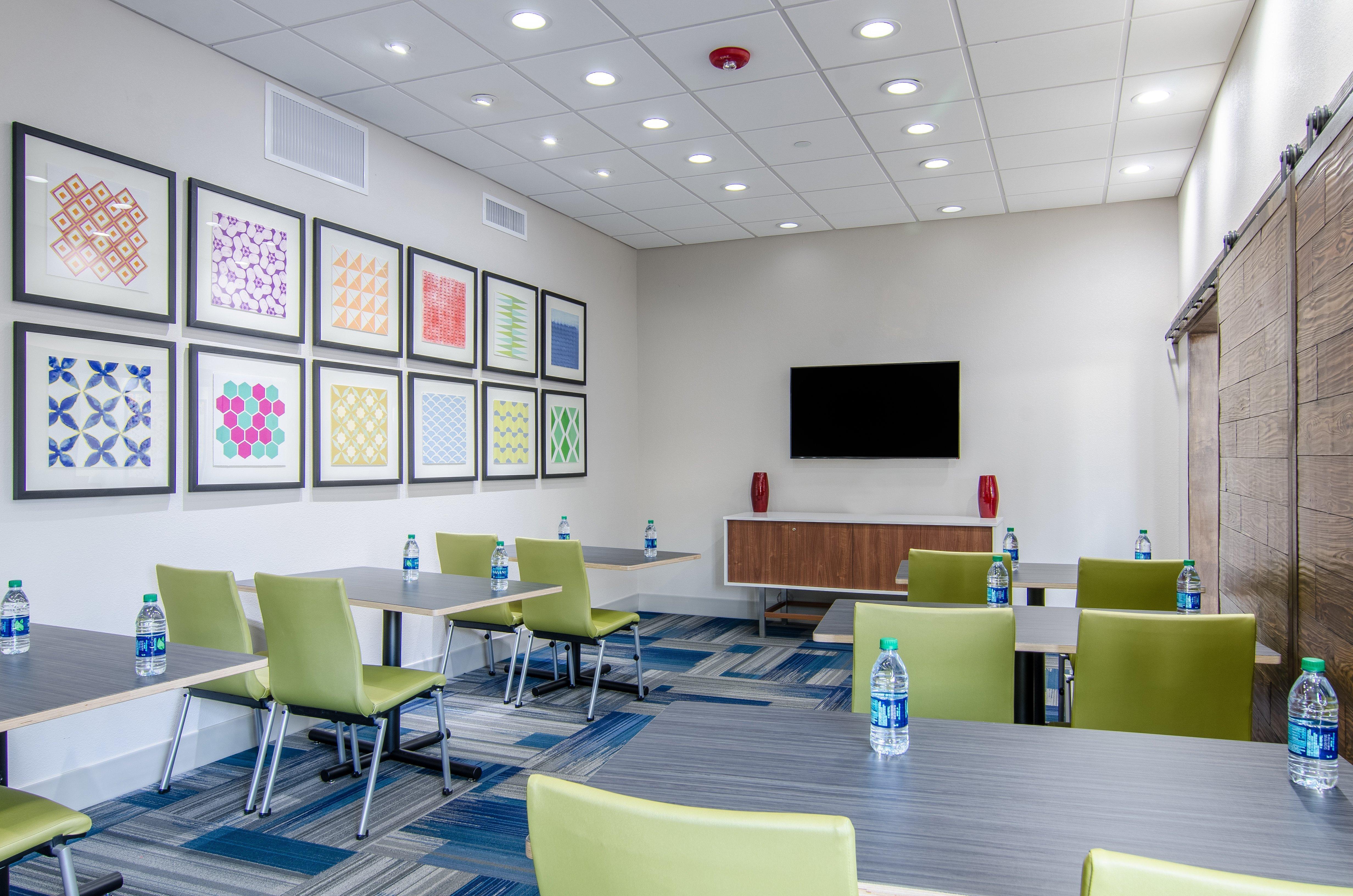 Holiday Inn Express & Suites - Atchison By Ihg Екстер'єр фото